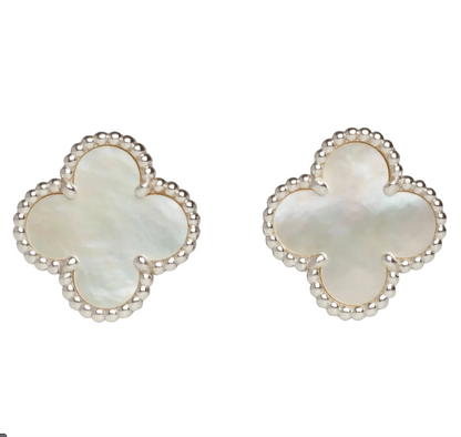 Boucles d’oreilles Van Cleef & Arpels Vintage Alhambra Nacre en or blanc