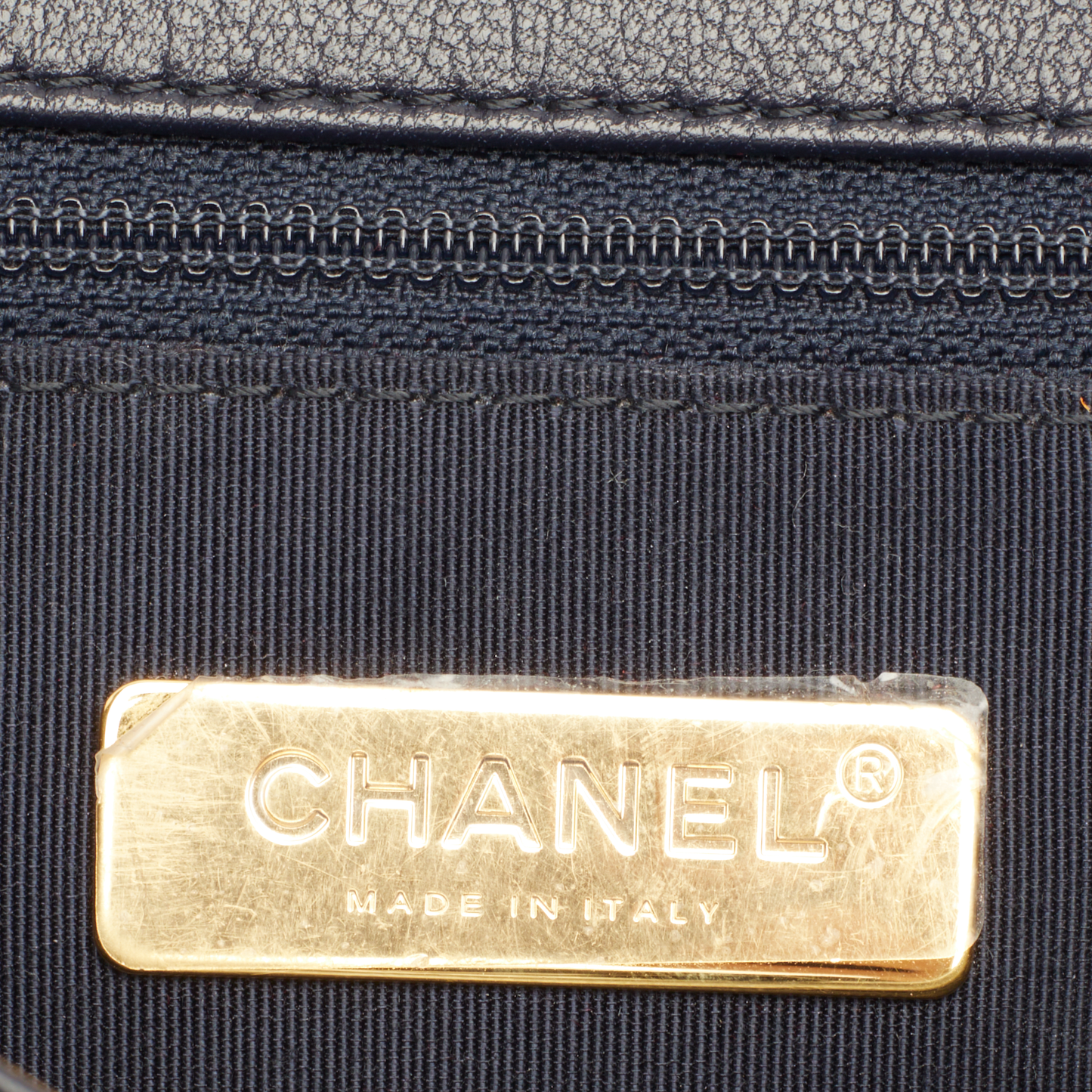 Sac Chanel 19 Small en cuir matelassé bleu marine