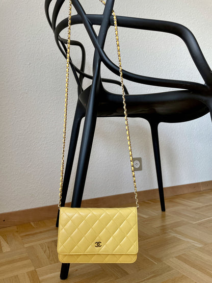 Sac Chanel Wallet On Chain en cuir jaune