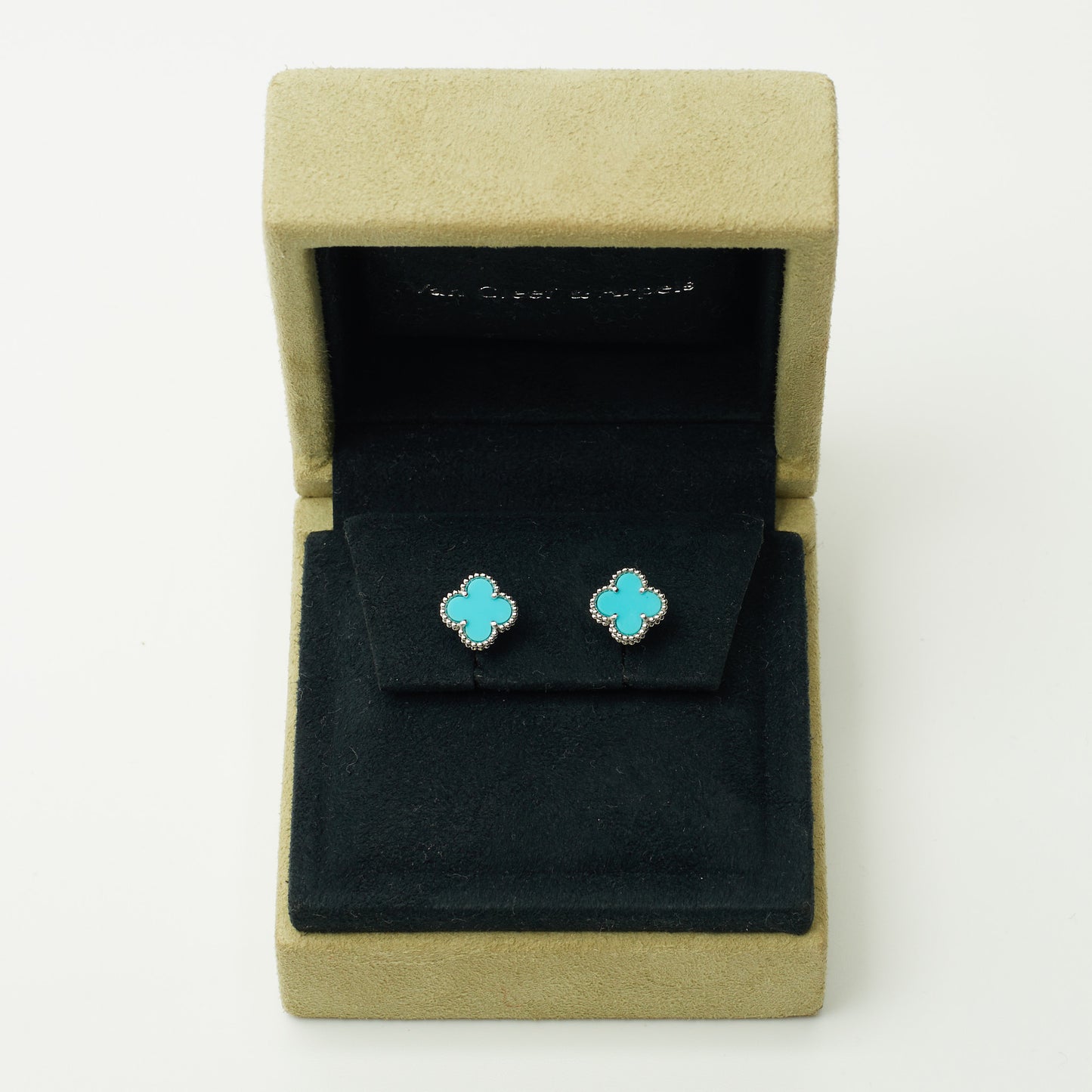 Boucles d’oreilles Van Cleef & Arpels Sweet Alhambra turquoise en or blanc