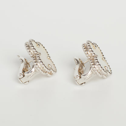 Boucles d’oreilles Van Cleef & Arpels Vintage Alhambra Nacre en or blanc